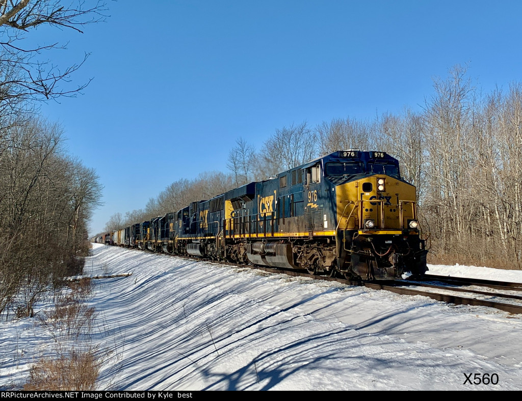 CSX 976 on X560